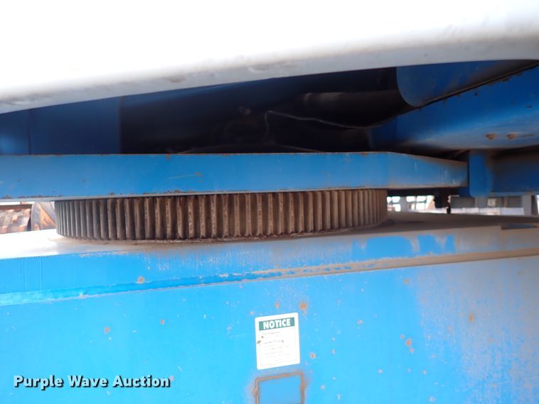 image for item DP4544 2002 Genie S85  boom lift