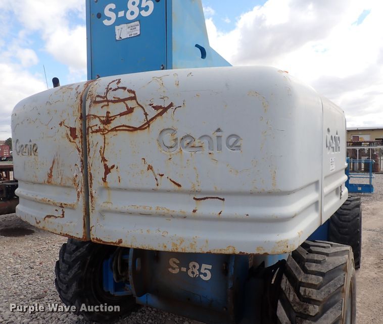 image for item DP4544 2002 Genie S85  boom lift