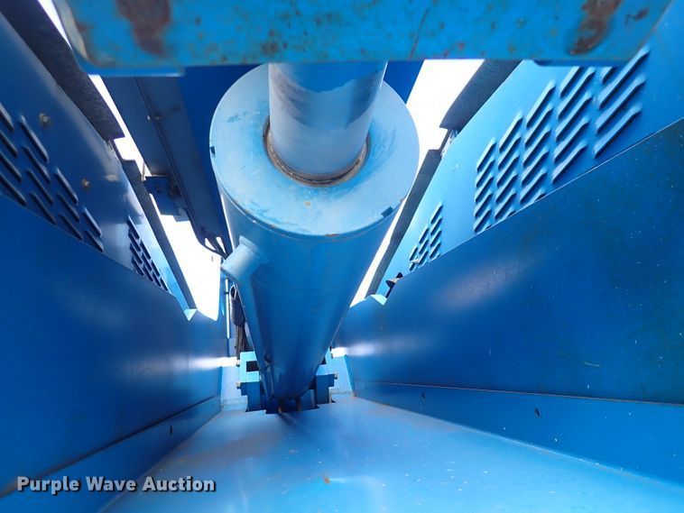 image for item DP4544 2002 Genie S85  boom lift