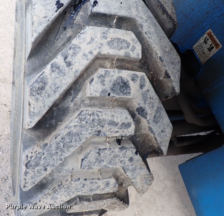 image for item DP4544 2002 Genie S85  boom lift