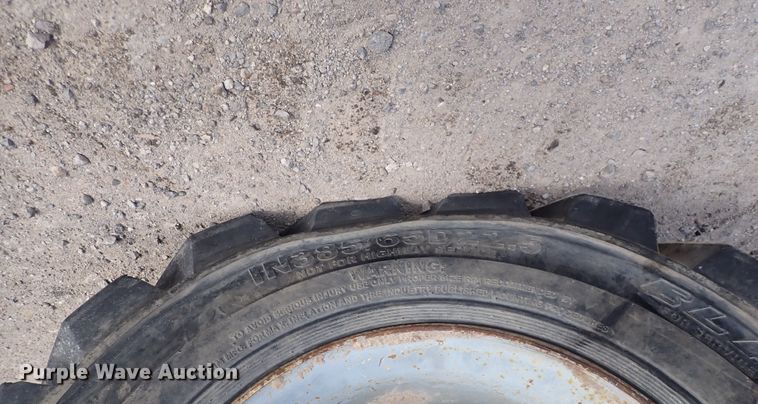 image for item DP4544 2002 Genie S85  boom lift