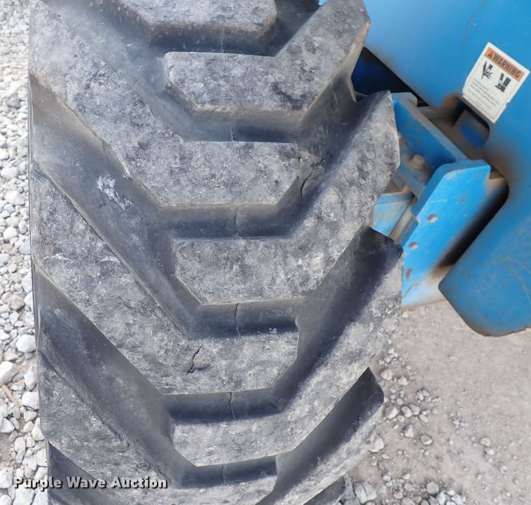 image for item DP4544 2002 Genie S85  boom lift