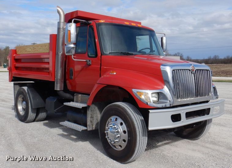 image for item DP5424 2004 International 7400  dump truck
