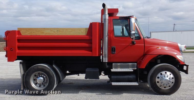 image for item DP5424 2004 International 7400  dump truck