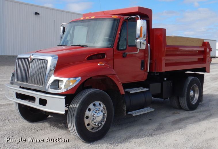 image for item DP5424 2004 International 7400  dump truck