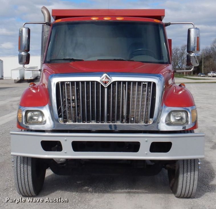 image for item DP5424 2004 International 7400  dump truck