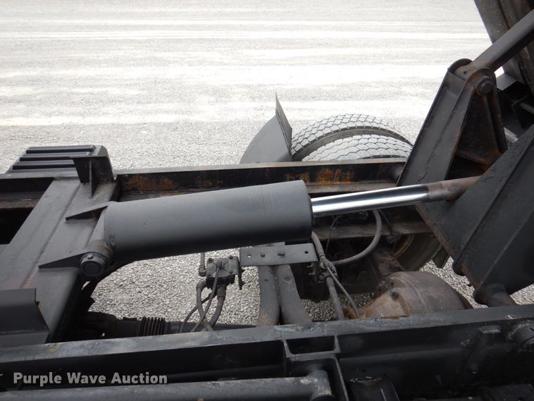 image for item DP5424 2004 International 7400  dump truck