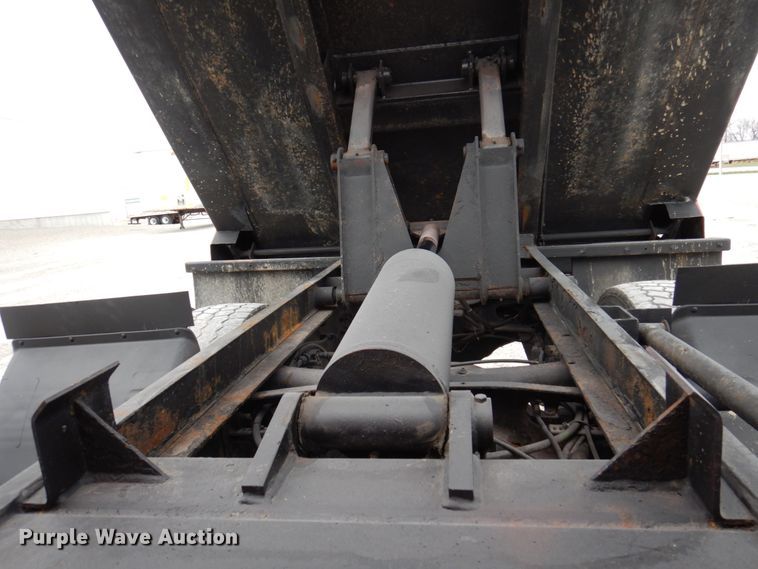 image for item DP5424 2004 International 7400  dump truck