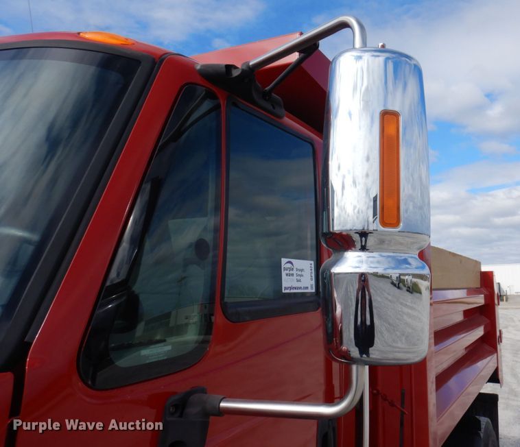 image for item DP5424 2004 International 7400  dump truck