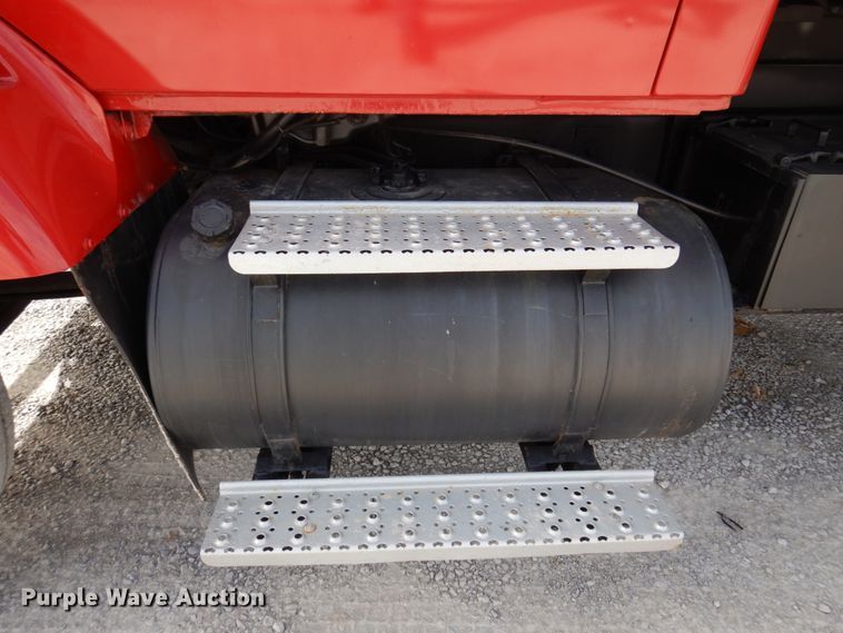 image for item DP5424 2004 International 7400  dump truck