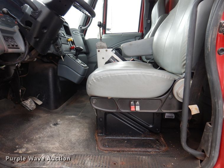 image for item DP5424 2004 International 7400  dump truck