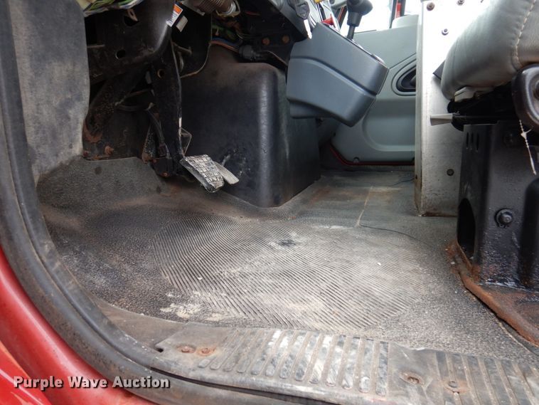 image for item DP5424 2004 International 7400  dump truck