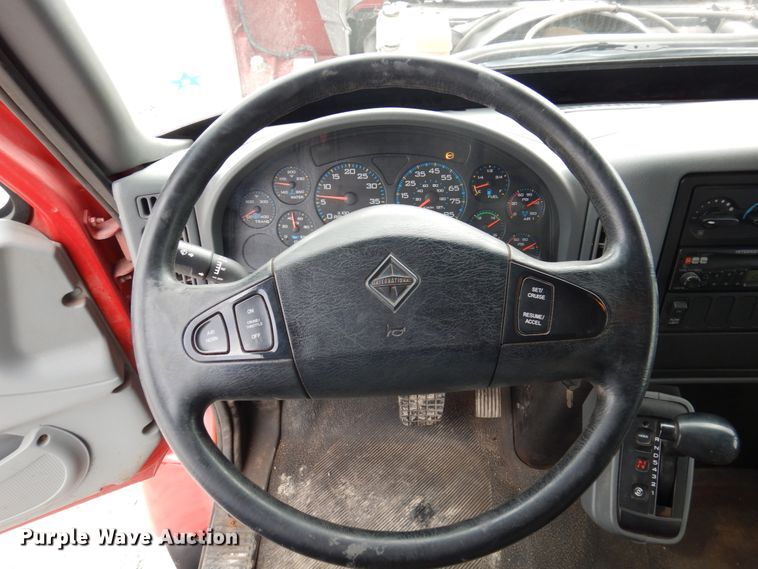 image for item DP5424 2004 International 7400  dump truck