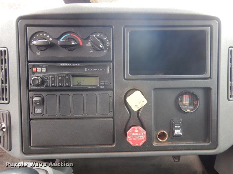 image for item DP5424 2004 International 7400  dump truck