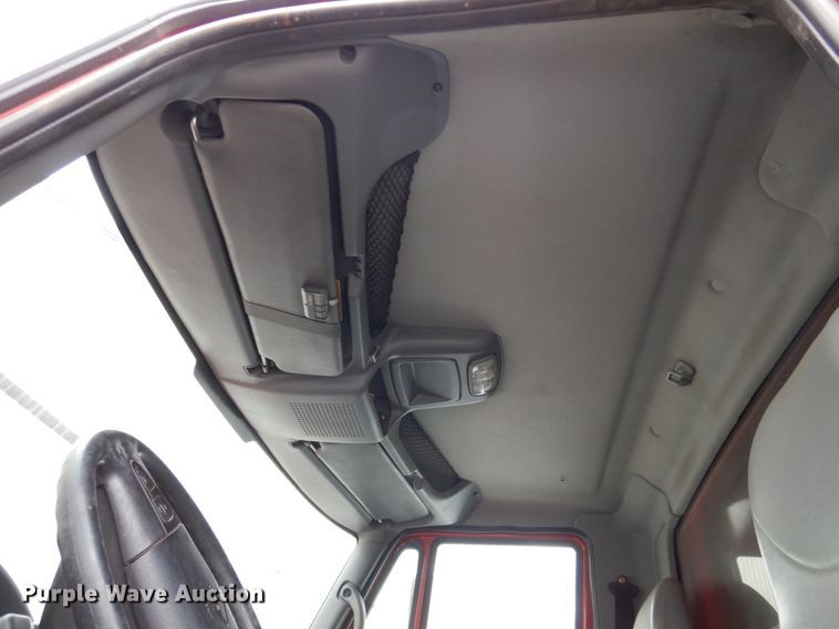 image for item DP5424 2004 International 7400  dump truck