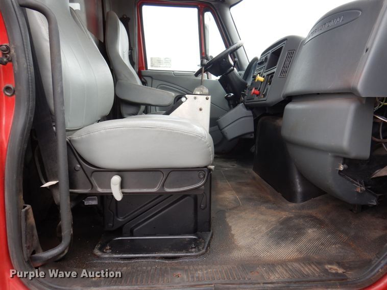 image for item DP5424 2004 International 7400  dump truck