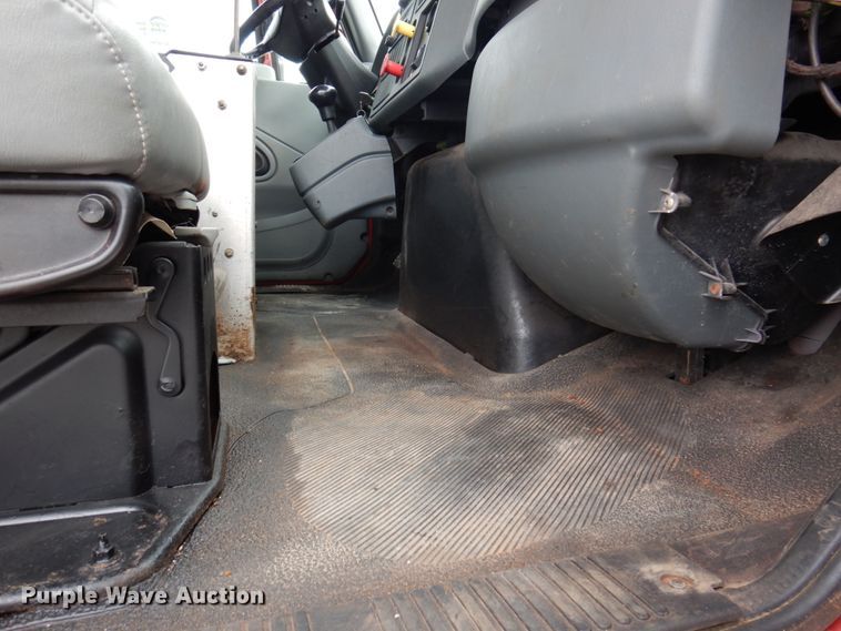 image for item DP5424 2004 International 7400  dump truck