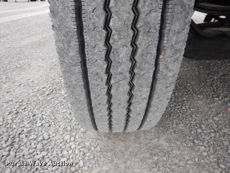 image for item DP5424 2004 International 7400  dump truck