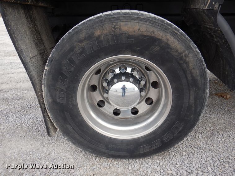 image for item DP5424 2004 International 7400  dump truck