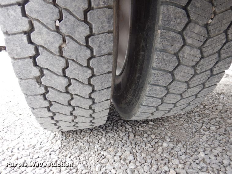 image for item DP5424 2004 International 7400  dump truck