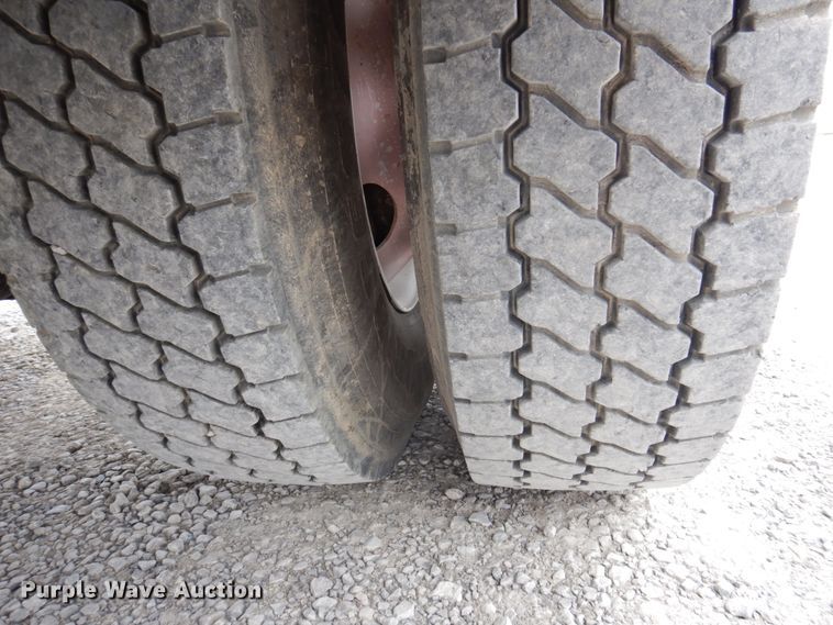 image for item DP5424 2004 International 7400  dump truck