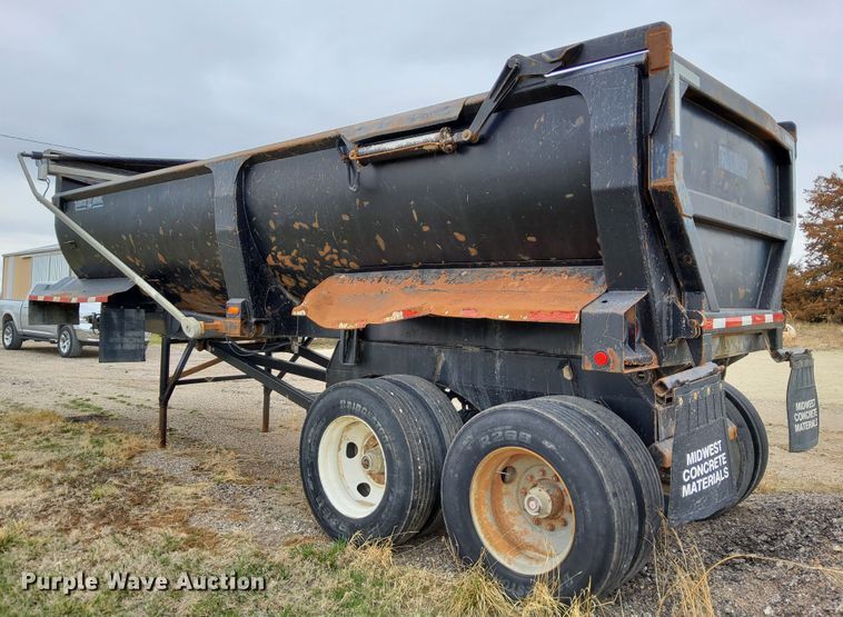 image for item DR0881 2003 Ranco  end dump trailer