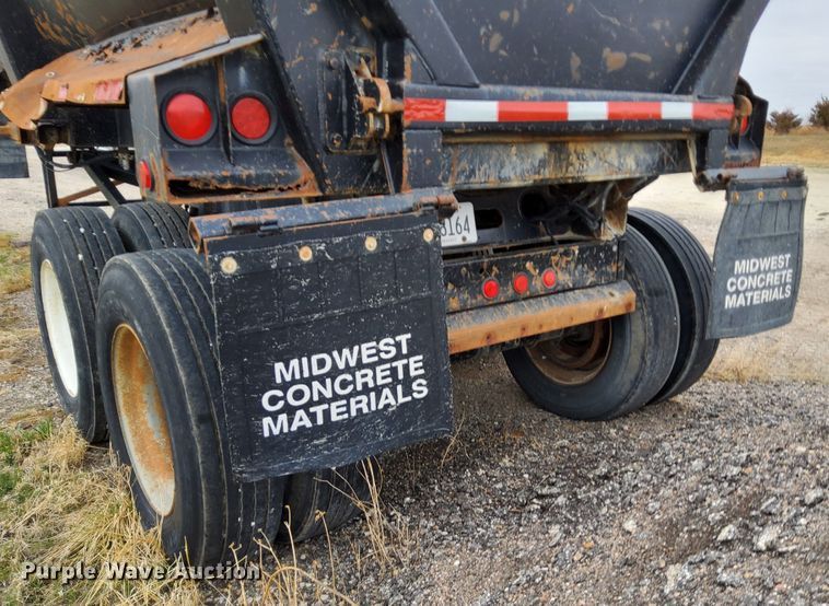 image for item DR0881 2003 Ranco  end dump trailer