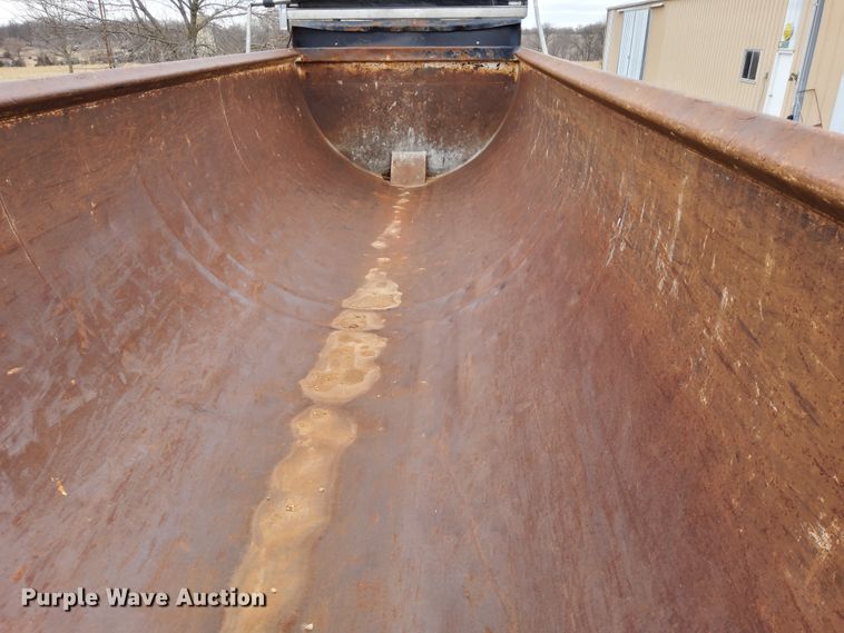 image for item DR0881 2003 Ranco  end dump trailer