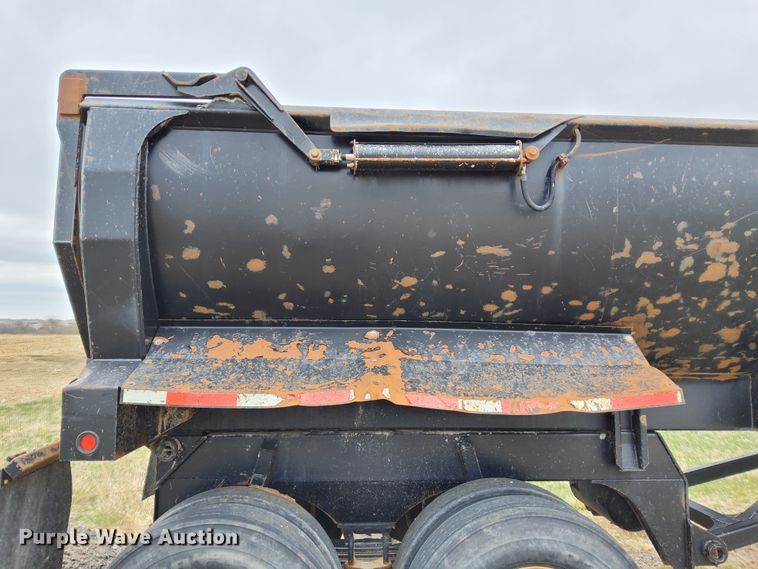 image for item DR0881 2003 Ranco  end dump trailer