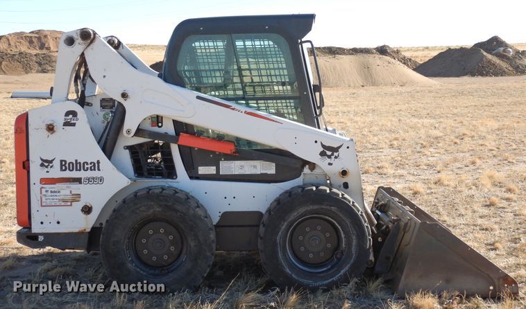 image for item DR1141 2016 Bobcat S590  skid steer loader