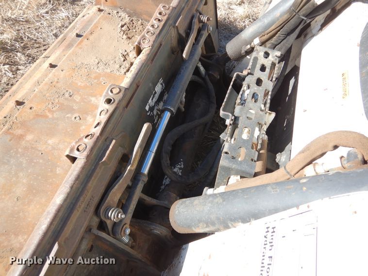 image for item DR1141 2016 Bobcat S590  skid steer loader