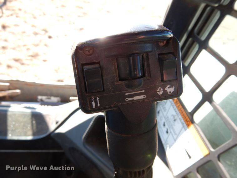 image for item DR1141 2016 Bobcat S590  skid steer loader