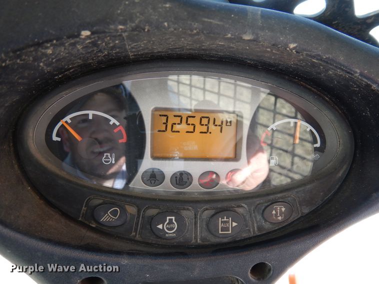 image for item DR1141 2016 Bobcat S590  skid steer loader