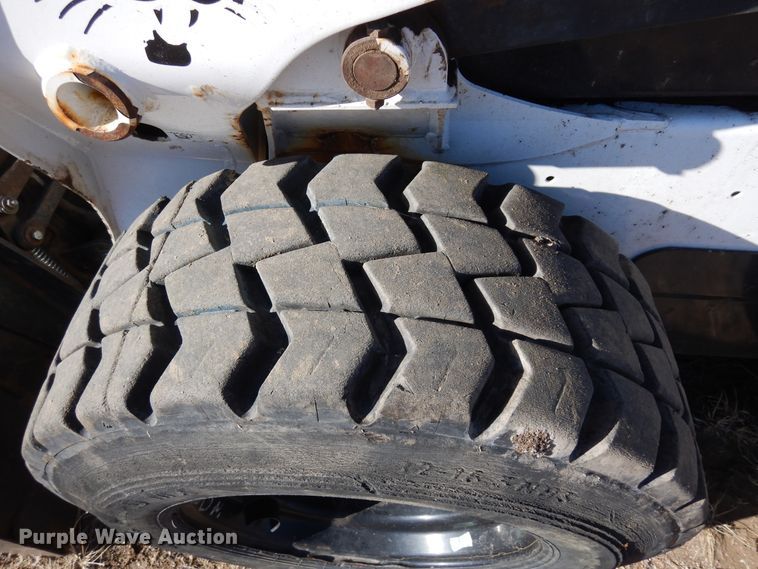 image for item DR1141 2016 Bobcat S590  skid steer loader