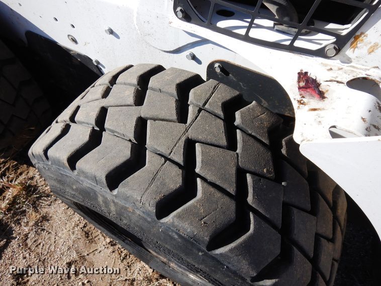 image for item DR1141 2016 Bobcat S590  skid steer loader