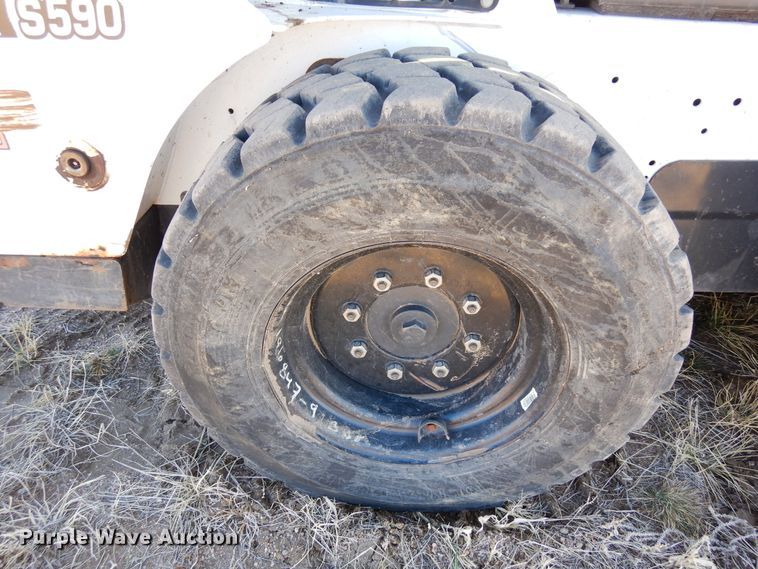 image for item DR1141 2016 Bobcat S590  skid steer loader