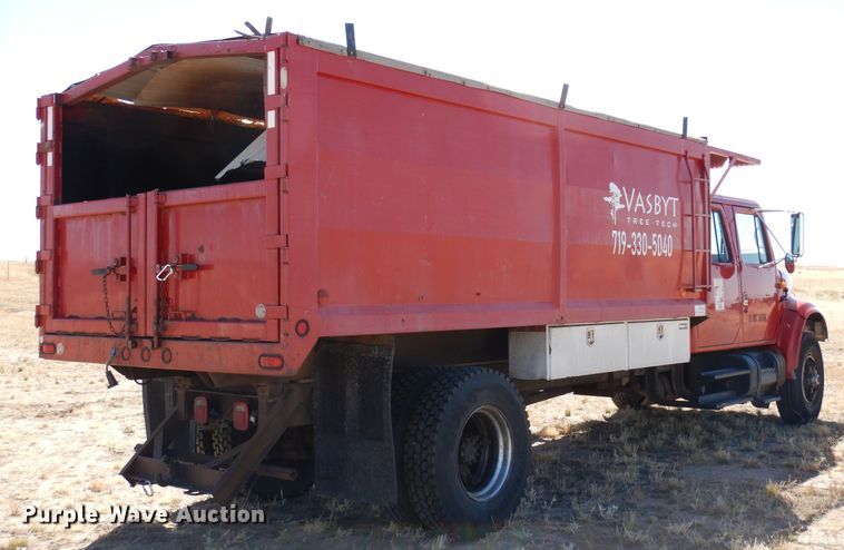 image for item DR1147 1990 International 4700  Crew Cab chipper truck