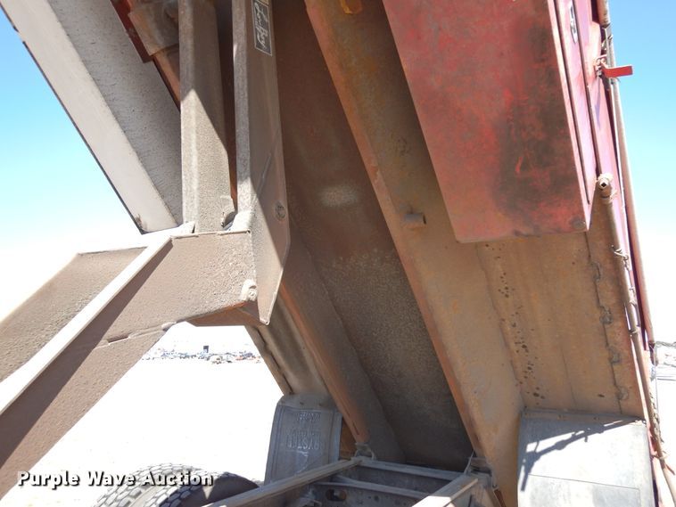 image for item DR1147 1990 International 4700  Crew Cab chipper truck