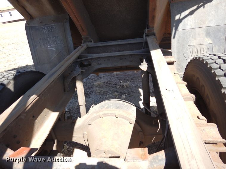 image for item DR1147 1990 International 4700  Crew Cab chipper truck