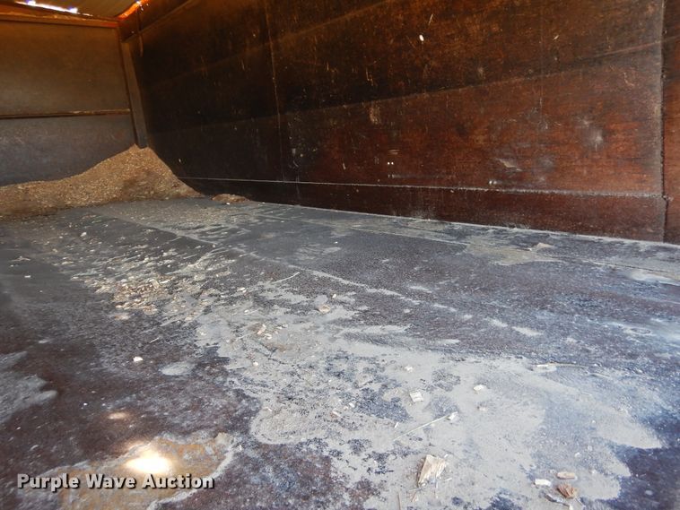 image for item DR1147 1990 International 4700  Crew Cab chipper truck