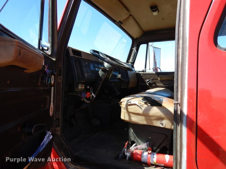 image for item DR1147 1990 International 4700  Crew Cab chipper truck