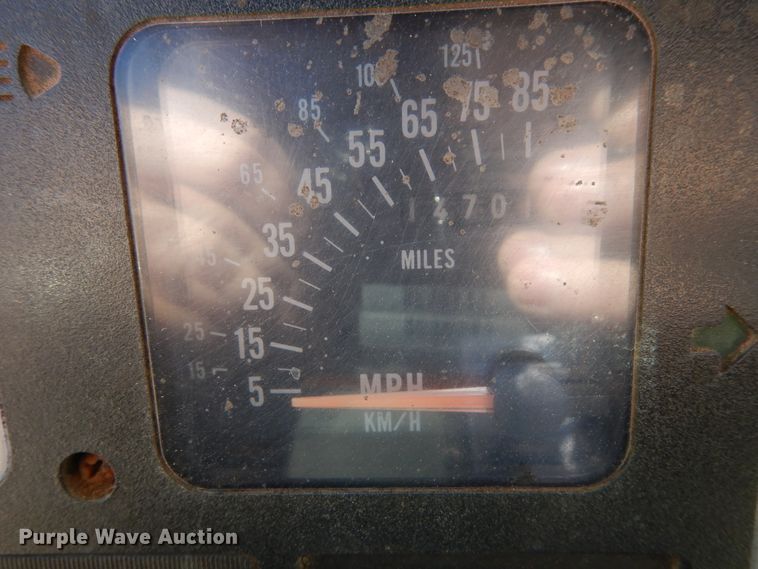 image for item DR1147 1990 International 4700  Crew Cab chipper truck