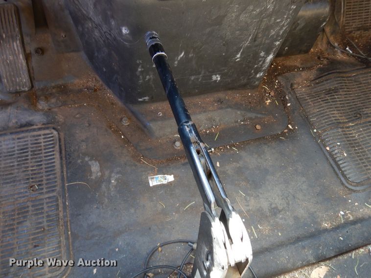 image for item DR1147 1990 International 4700  Crew Cab chipper truck