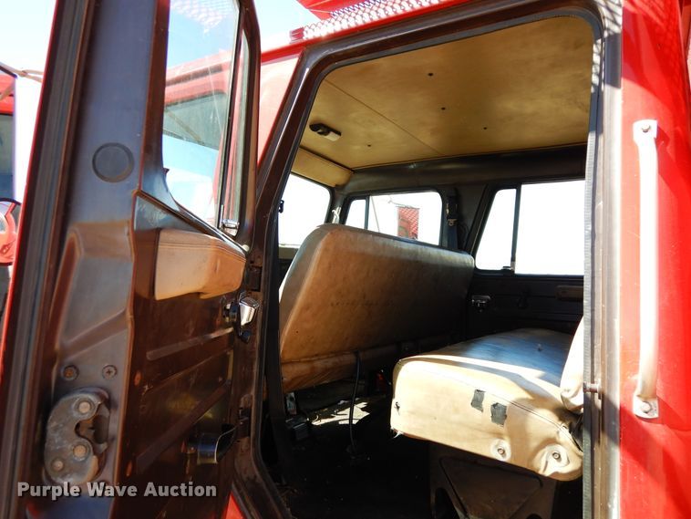 image for item DR1147 1990 International 4700  Crew Cab chipper truck