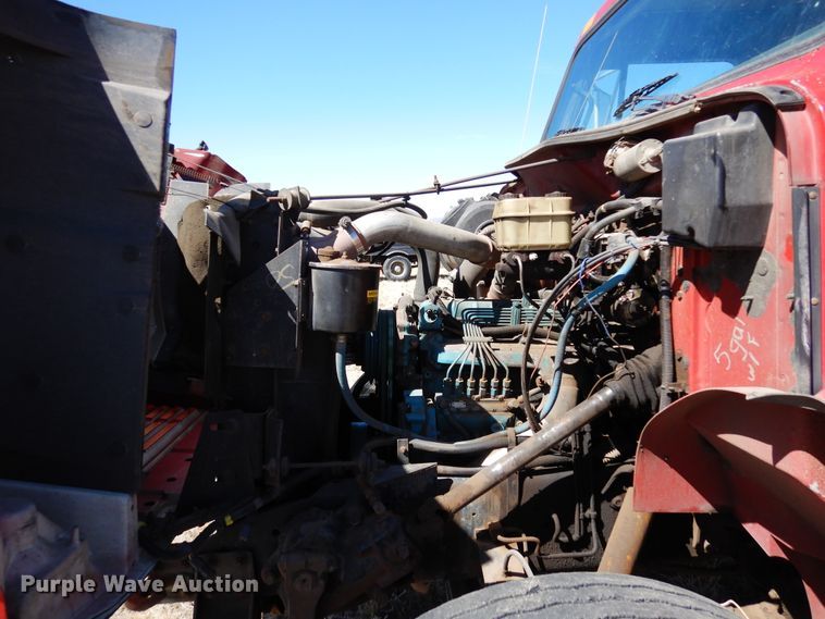 image for item DR1147 1990 International 4700  Crew Cab chipper truck