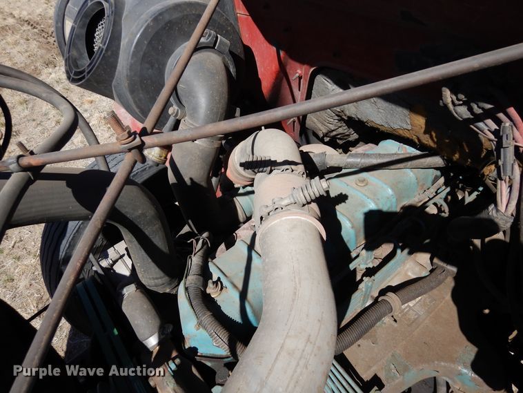 image for item DR1147 1990 International 4700  Crew Cab chipper truck