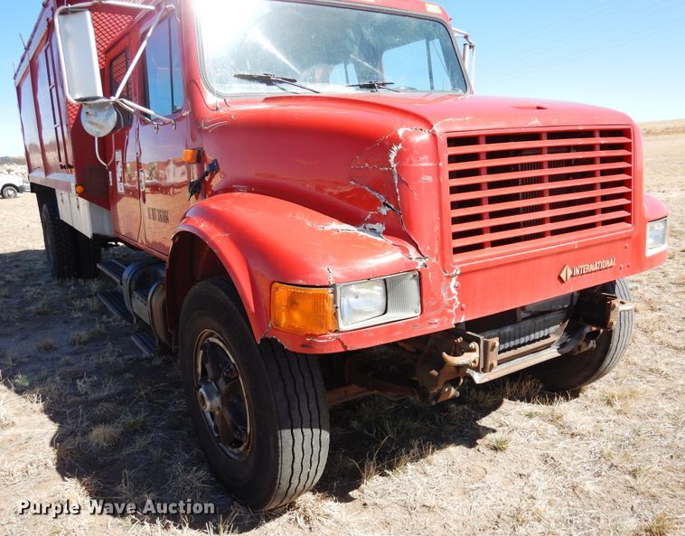 image for item DR1147 1990 International 4700  Crew Cab chipper truck