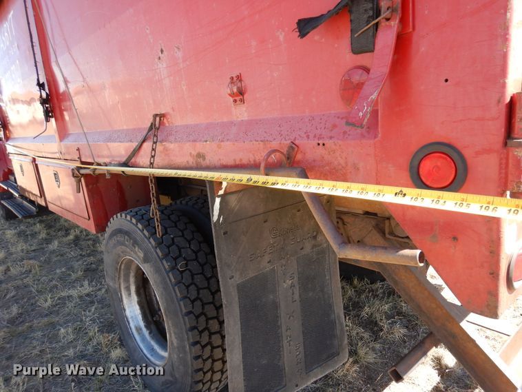 image for item DR1147 1990 International 4700  Crew Cab chipper truck