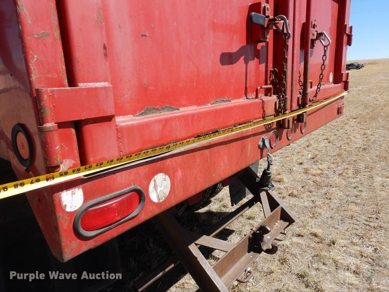 image for item DR1147 1990 International 4700  Crew Cab chipper truck