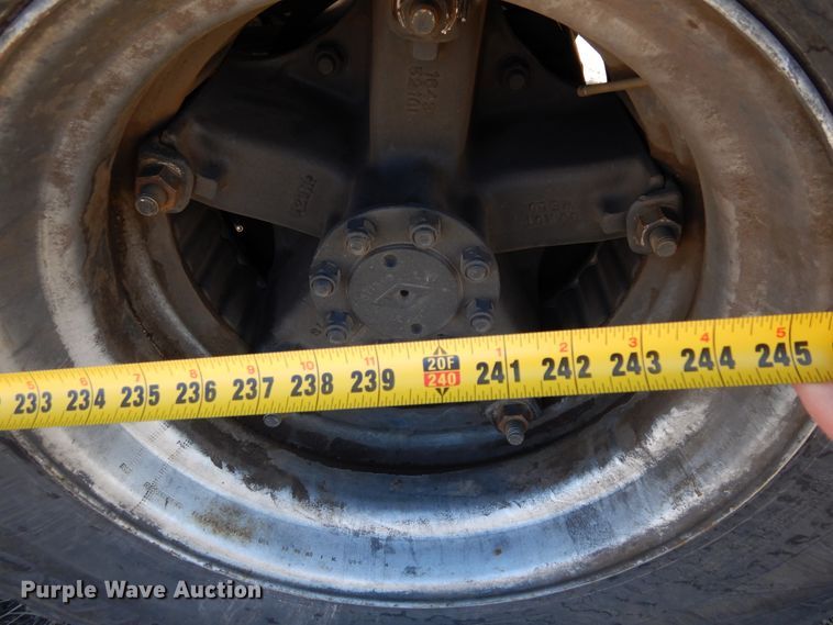 image for item DR1147 1990 International 4700  Crew Cab chipper truck